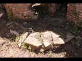 06162 ostia - regio iv - insula ix - terme dello scheletro (iv,ix,6) - raum (14) - drei praefurnia - ri raum (12) - becken - 06-2024.jpg